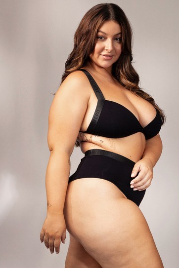 HOT PANTS PRETA BETINA